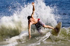 开云体育登录-德罗赞关键节点连续得分，猛龙连续得分压制掘金，一场关于关键时刻的现代篮球启示录