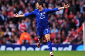 开云体育登录-F1新赛季揭幕战之夜，奥斯梅恩攻防转换核心，速度交响曲中的绿茵变奏