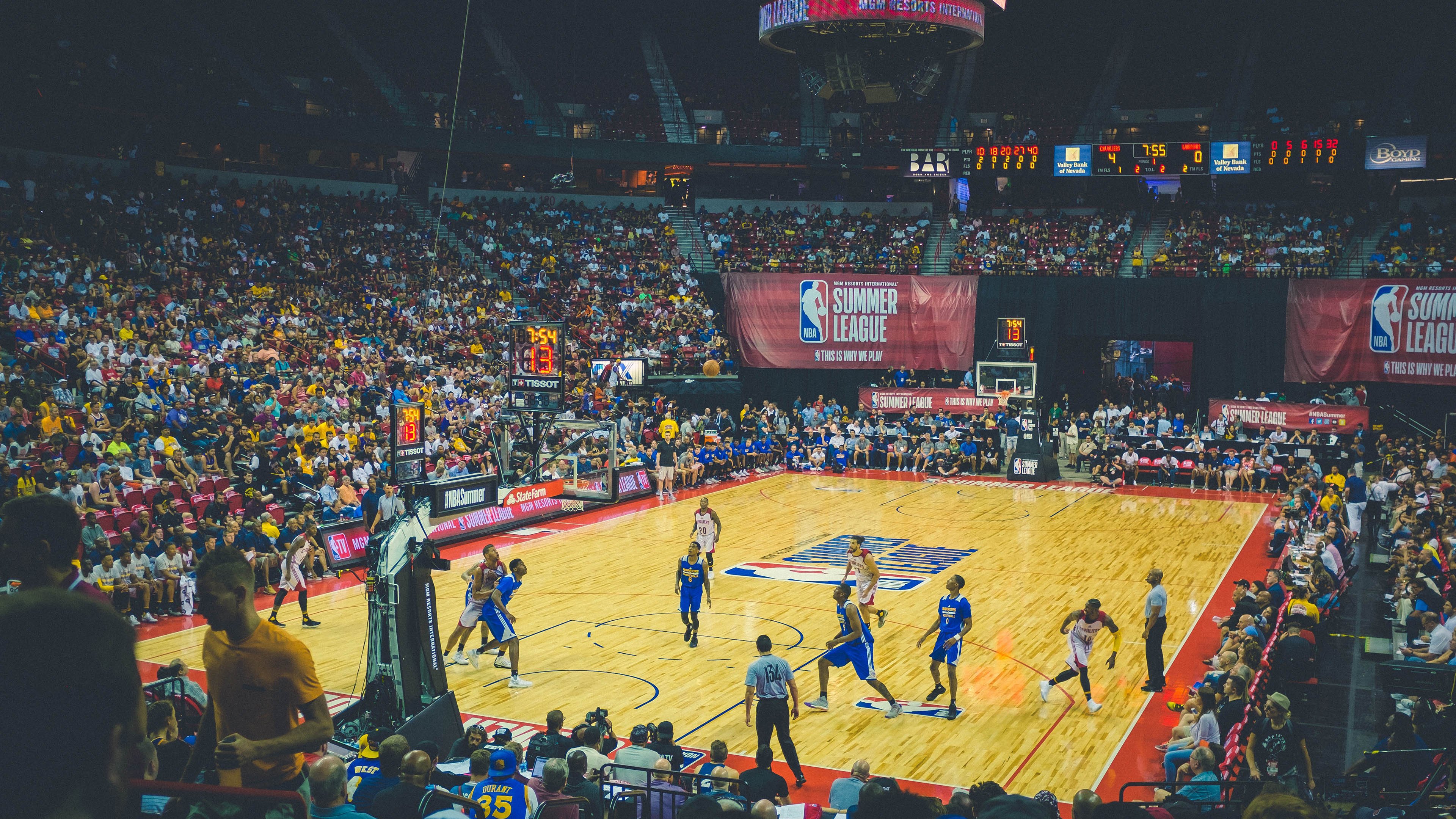 欧冠半决赛之夜,约基奇用压制级发挥重新定义伟大