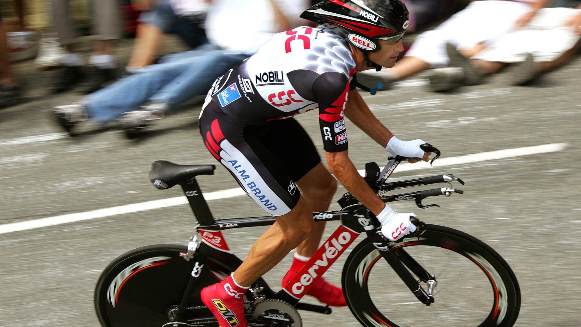 莱万,从淘汰赛软脚虾到关键先生的破壁之战